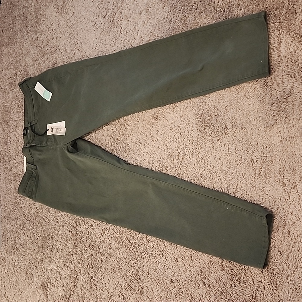 Super Skinny Nwt size 33 army green jeans